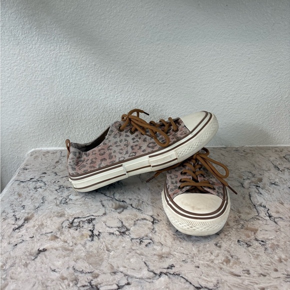 Very G Leopard Print Sneakers with Brown Laces - Picture 1 of 8